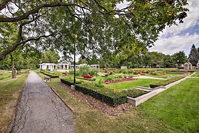 Lakeside Garden Home - 1 Mile to Main Street!