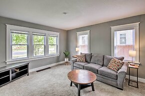 Lakeside Garden Home - 1 Mile to Main Street!