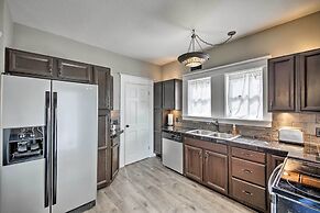 Lakeside Garden Home - 1 Mile to Main Street!