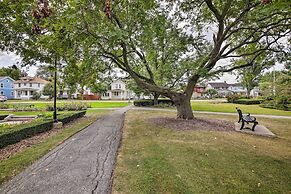 Lakeside Garden Home - 1 Mile to Main Street!