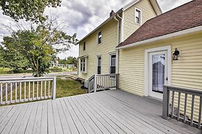 Lakeside Garden Home - 1 Mile to Main Street!