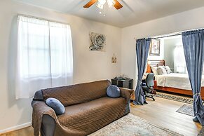 1 Mi to Dtwn: Remote Work-friendly Apt in Hampton!