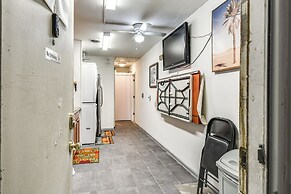 1 Mi to Dtwn: Remote Work-friendly Apt in Hampton!