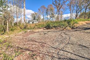 Unique & Cozy Arden Cabin, 6 Mi to Blue Ridge Pkwy