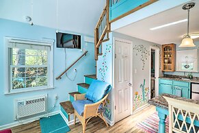 Unique & Cozy Arden Cabin, 6 Mi to Blue Ridge Pkwy