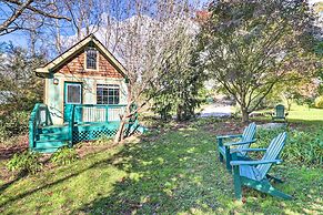 Unique & Cozy Arden Cabin, 6 Mi to Blue Ridge Pkwy