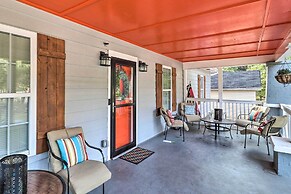 Updated Farmhouse w/ Yard, 10 Mi to Dtwn Atlanta