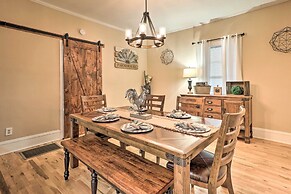 Updated Farmhouse w/ Yard, 10 Mi to Dtwn Atlanta