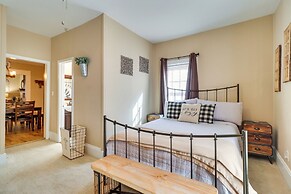 Updated Farmhouse w/ Yard, 10 Mi to Dtwn Atlanta