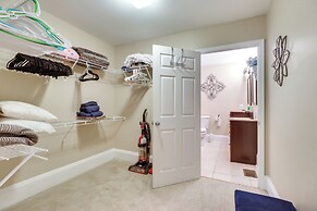 Updated Farmhouse w/ Yard, 10 Mi to Dtwn Atlanta