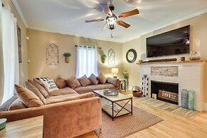 Updated Farmhouse w/ Yard, 10 Mi to Dtwn Atlanta