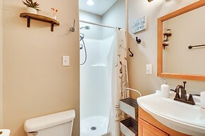 Updated Farmhouse w/ Yard, 10 Mi to Dtwn Atlanta