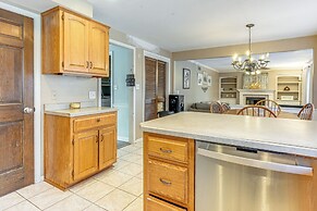 8 Mi to Dtwn: Family-friendly Home in Fort Wayne!