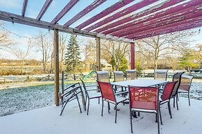 8 Mi to Dtwn: Family-friendly Home in Fort Wayne!