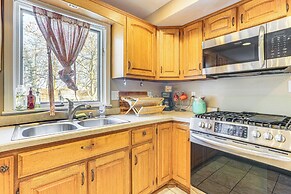 8 Mi to Dtwn: Family-friendly Home in Fort Wayne!