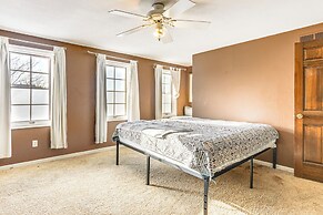 8 Mi to Dtwn: Family-friendly Home in Fort Wayne!