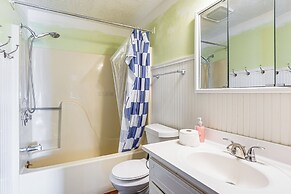 8 Mi to Dtwn: Family-friendly Home in Fort Wayne!