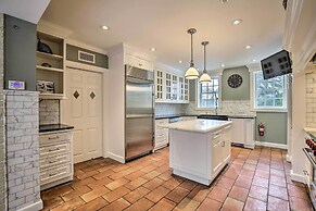 Spacious Estate w/ Courtyard: 2 Miles to Downtown!