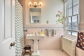 Spacious Estate w/ Courtyard: 2 Miles to Downtown!