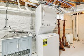 Walk to UK Campus: Charming Home w/ Patio!