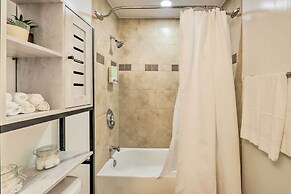 Charming Front Royal Retreat ~ 1 Mi to River!