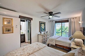Updated Oceanside Townhome w/ Pool: Walk to Beach!