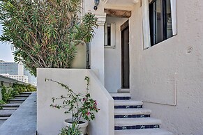 Updated Oceanside Townhome w/ Pool: Walk to Beach!