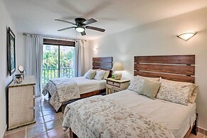 Updated Oceanside Townhome w/ Pool: Walk to Beach!