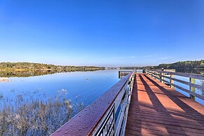 Vibrant Condo w/ Pool Access: 11 Mi to Disney