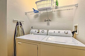 Vibrant Condo w/ Pool Access: 11 Mi to Disney