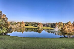 Vibrant Condo w/ Pool Access: 11 Mi to Disney