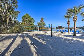 Vibrant Condo w/ Pool Access: 11 Mi to Disney