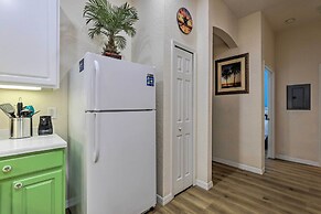 Vibrant Condo w/ Pool Access: 11 Mi to Disney