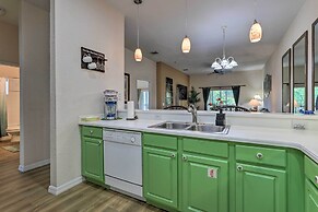 Vibrant Condo w/ Pool Access: 11 Mi to Disney