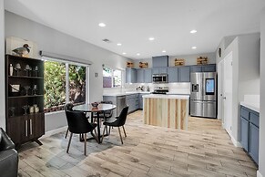 Near Downtown: Palm Springs Home w/ Mountain Views