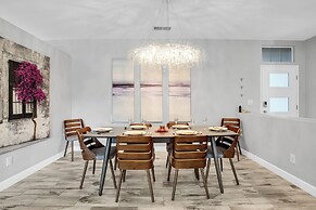 Near Downtown: Palm Springs Home w/ Mountain Views