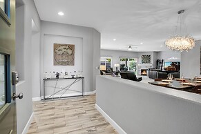 Near Downtown: Palm Springs Home w/ Mountain Views