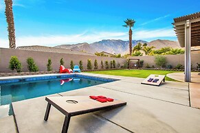 Near Downtown: Palm Springs Home w/ Mountain Views