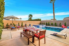 Near Downtown: Palm Springs Home w/ Mountain Views