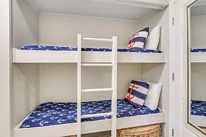 Pool, Tennis & Gym: Resort Condo in Hilton Head!