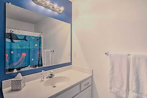 Ocean View Resort Condo w/ Pool Access & Bay Views