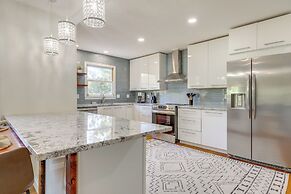 Private Waterfront Lake Oconee Escape w/ Dock!