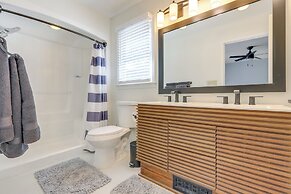 Private Waterfront Lake Oconee Escape w/ Dock!