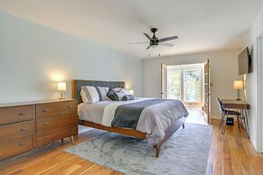 Private Waterfront Lake Oconee Escape w/ Dock!