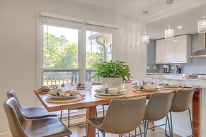 Private Waterfront Lake Oconee Escape w/ Dock!