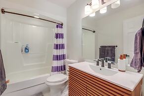 Private Waterfront Lake Oconee Escape w/ Dock!