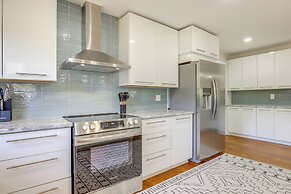 Private Waterfront Lake Oconee Escape w/ Dock!