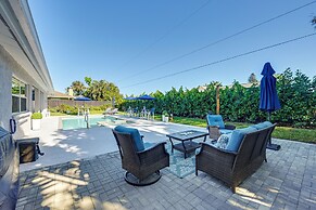 Pool & Spa: Luxe Home in Naples!