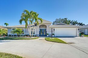 Pool & Spa: Luxe Home in Naples!