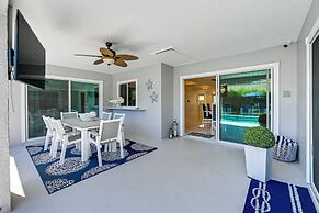 Pool & Spa: Luxe Home in Naples!